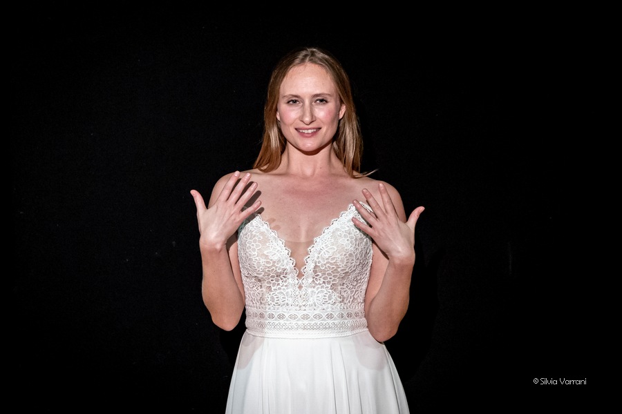 I’m sorry Testo Jan Fabre & Stella HöttlerCostumi, scenografia e regia Jan FabreInterprete Stella HöttlerRedattrice musicale Alma AuerMusiche Johann Sebastian Bach: Matthaus-Passion, registrazione del 1954 dei WienerPhilharmoniker, Wiener Singakademie, Wiener Sängerknaben, diretta da WilhelmFurtwängler (1886 –1954)Drammaturgia Miet MartensDisegno Luci & Tecnica Wout JanssensFilm Wout Janssens“Troubleyn/Jan Fabre è sostenuto dalla Comunità fiammingaTroubleyn/Jan Fabre è sponsorizzato da Katoen Natie”Concept, regia, testo Jan FabreInterprete Irene UrciuoliSound Designer Alma AuerDrammaturgia Miet MartensDisegno Luci & Tecnica Wout Janssens“Troubleyn/Jan Fabre è sostenuto dalla Comunità fiammingaTroubleyn/Jan Fabre è sponsorizzato da Katoen Natie”